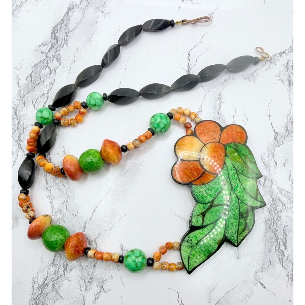 Lee Sands Floral Resin Pendant Necklace Glass Beads 24 Inch